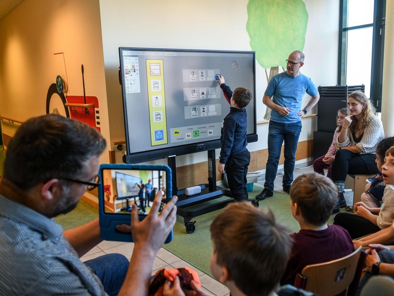 Digitale Inklusion: Neue Tafel revolutioniert Lernen