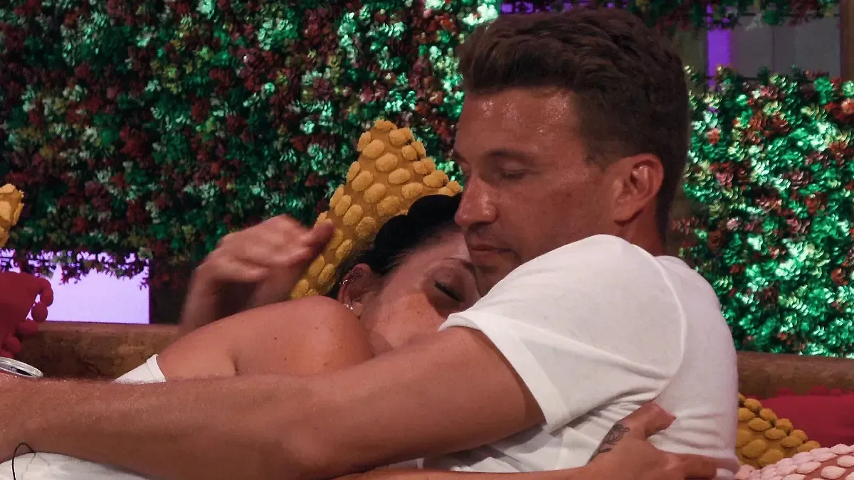 Raúl Richter und Michelle: Mehr als ein Urlaubsflirt bei AYTO