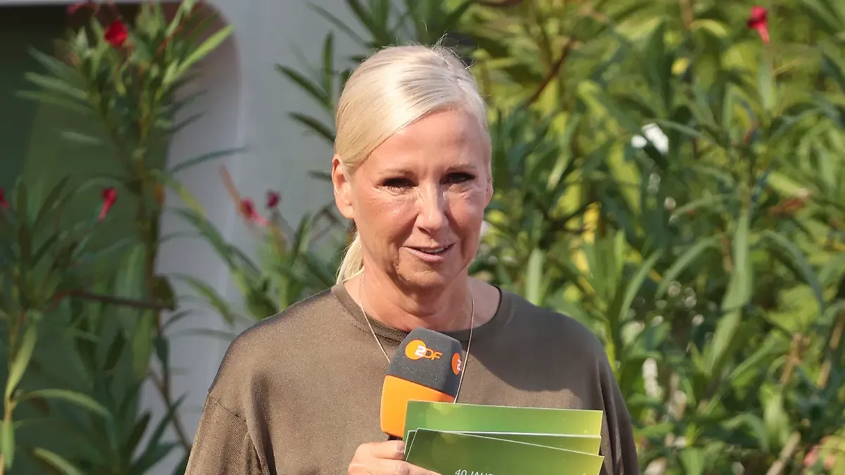 ZDF bestätigt: Andrea Kiewel bleibt auch 2027 im Fernsehgarten