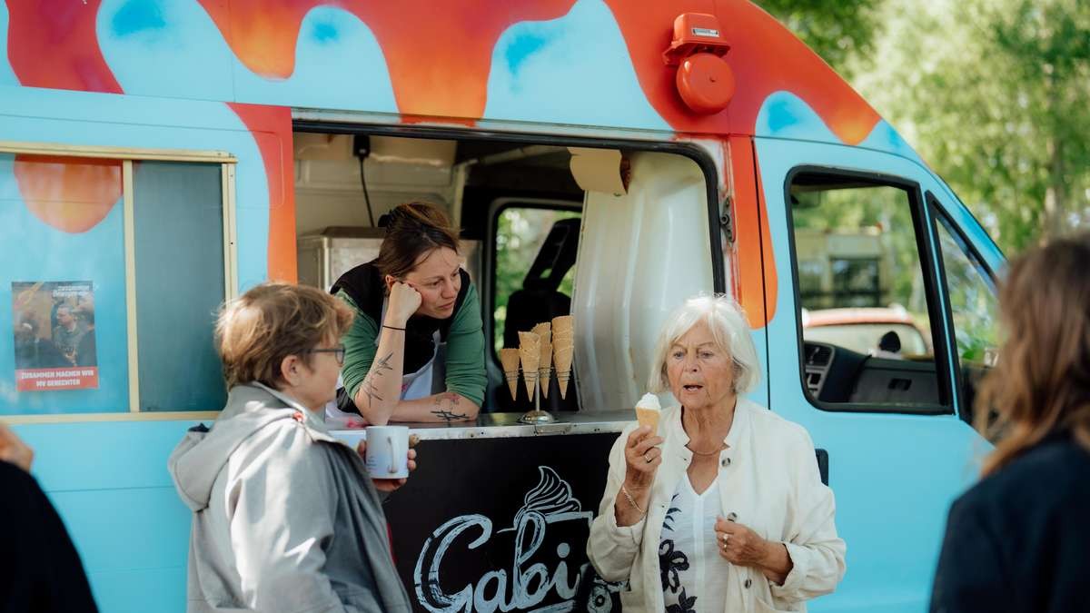 Eisbus „Gabi“: Mobiler Begegnungsort vor der Landtagswahl in MV
